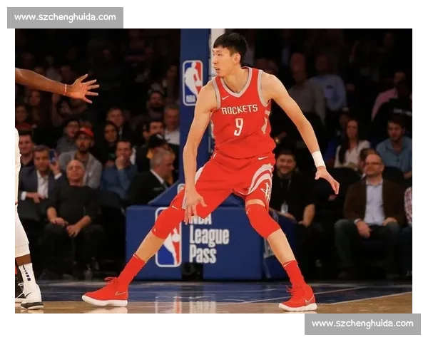 周琦火箭队赛场表现精彩回顾 强力内线防守与精准进攻展现篮球潜力