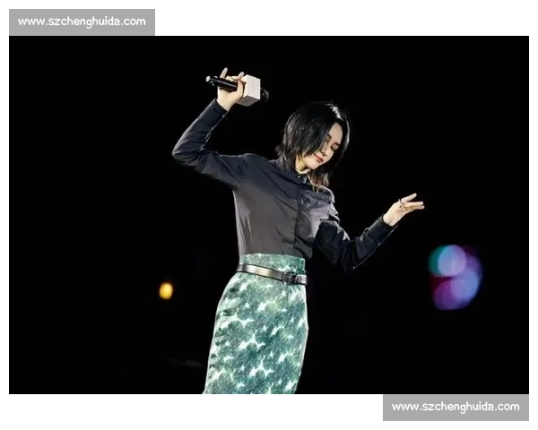 尚雯婕挑战极限在舞台上展现不凡实力 获得全场观众热烈喝彩