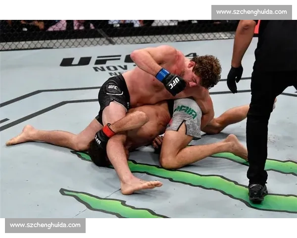 康纳强势出击 格斗比赛精彩瞬间集锦震撼全场 康纳强势出击 格斗比赛精彩瞬间集锦震撼全场